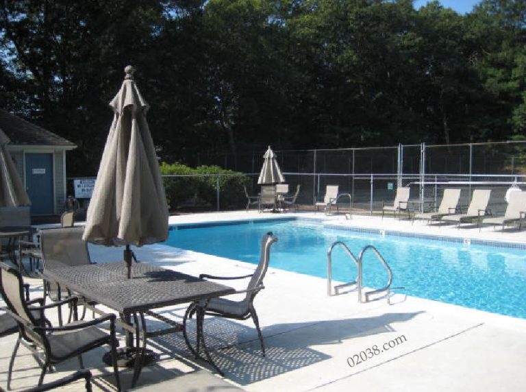 Chestnut Ridge Condos in Franklin, MA 02038 Real Estate